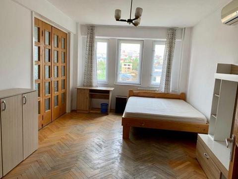 Închiriez apartament