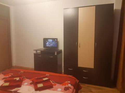 Închiriez apartament 3 camere