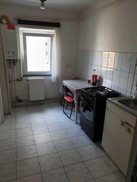 Apartament 4 camere de inchiriat
