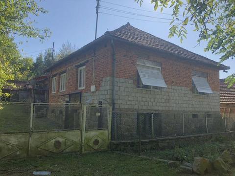 Vand casa plus teren in sat Rostoci Jud. Arad