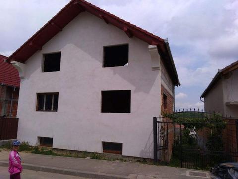Casa (la rosu) de vanzare Ocna Sibiului
