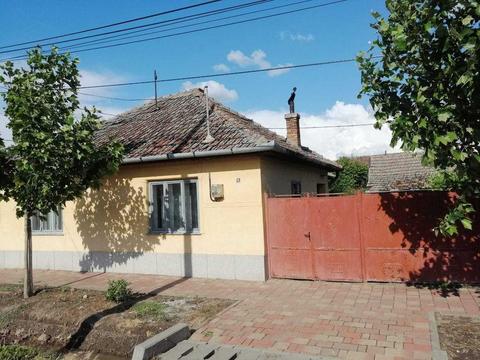 Casă de vânzare