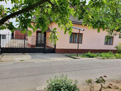 Casa cu gradina comuna Lovrin la 100m de Strandul Termal