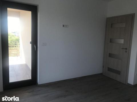 Vand casa in duplex in vatra satului la asfalt 115000 euro