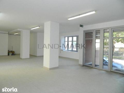 Spatiu comercial 130 mp parter , zona Complex