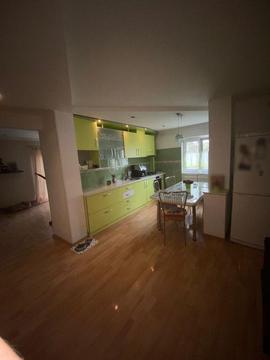 Vând apartament 3 camere