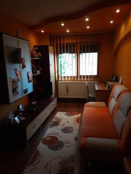 Apartament 3 camere, Vlaicu, zona Lebada