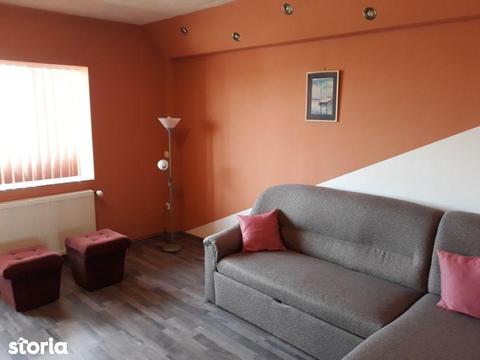 Vand apartament 5 camere zona Micalaca