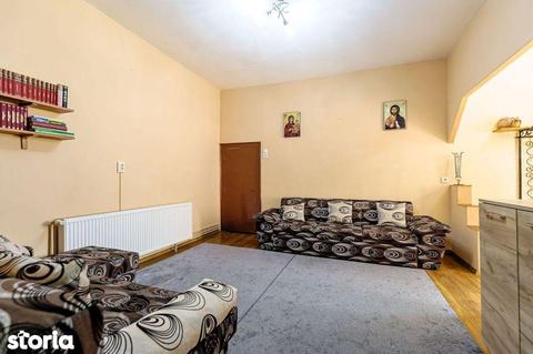 Apartament cu două camere la casă