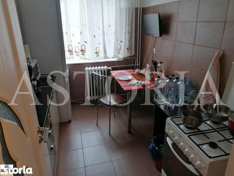 Apartament 2 camere craiovei etaj 1/4 , mobilat