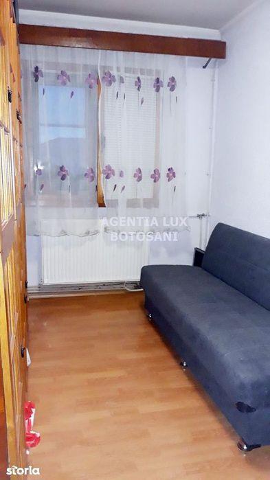 Apartament 3 camere zona George Enescu