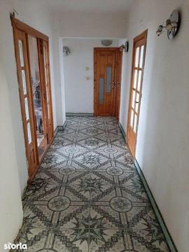 Apartament 4 camere, 2 bai, zona Calea Nationala/E-ON, 84 mp utili