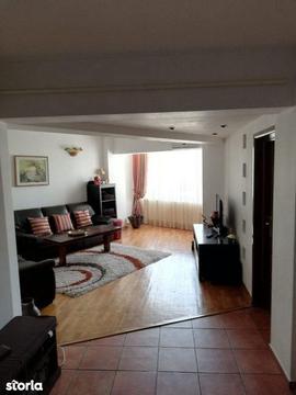 Apartament 3 camere, Decomandat, Zona Casa Tineretului, pret 75000