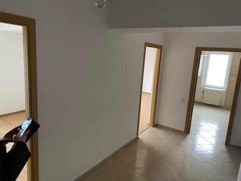 Vand apartament 2 camere CENTRAL, decomandat