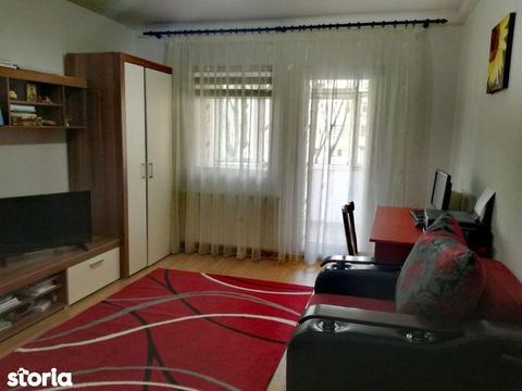 Proprietar, 3 cam. decomandate, etajul 1, renovat, mobilat, zona nord