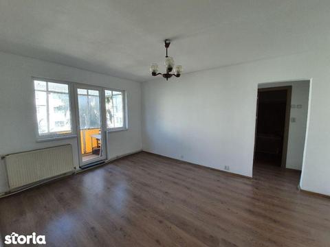 Etaj 2, apartament 3 camere Mioritei