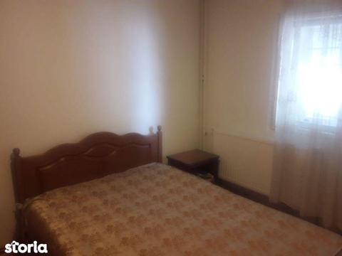 Apartament 3 camere decomandate - zona Casa de Cultura - 90.000 euro