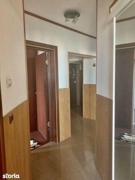 Apartament cu 3 camere, decomandat, zona Gara