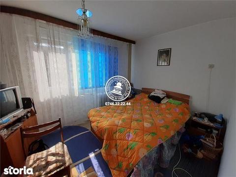 Apartament 3 camere de vanzare Podu Ros