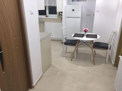 Apartament central, 2 camere decomandat utilat mobilat lux