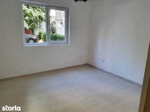 Vand apartament 4 camere