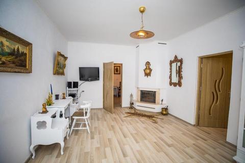 Inchiriez Apartament (zona Spital Judetean)*ultra central Arad
