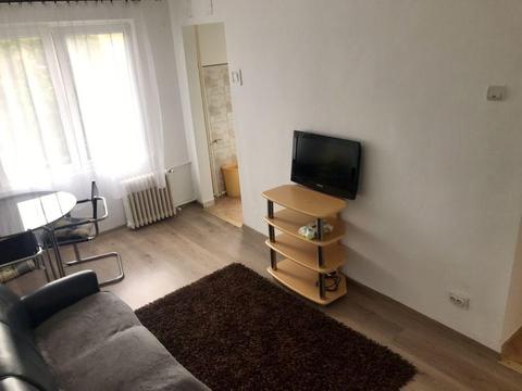 De închiriat Apartament 3 camere