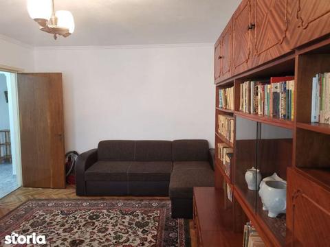 Apartament 3 camere, Banat, etaj 2, mobilat, centrala