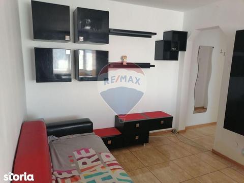 Apartament cu 3 camere de închiriat în zona Milcov