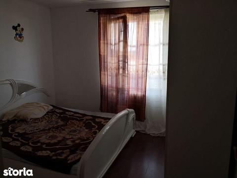 Apartament 4 camere de inchiriat