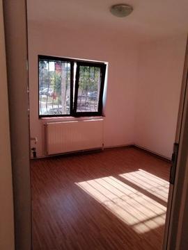 Închiriez apartament 3 camere