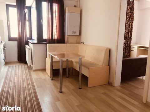 Apartament 3 camere, Palas