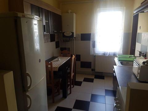 Inchiriez apartament cu 3 camere