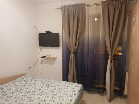 Închiriez apartament