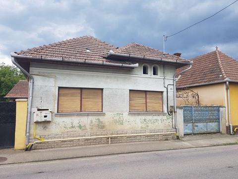 Vând casă orăștie castaului nr.19