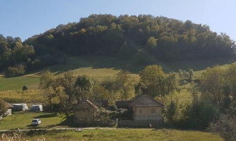 Vând Casa în comuna Roșia