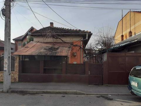 Casa de vanzare