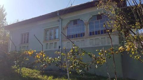 Casă în comuna Slătioara, sat Milostea, jud. Vâlcea