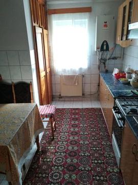 Vand apartament 3 camere + garaj