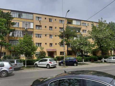 Vand apartament 2 cam decomanat et 1 -50 mp caramida zona Balcescu