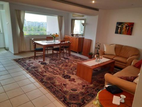 Închiriez apartament 3 camere Bulevardul Unirii 55