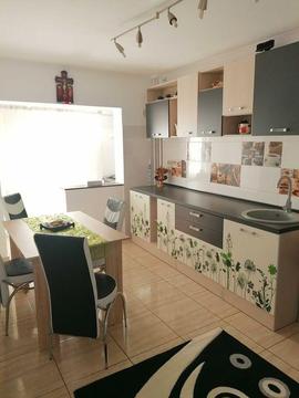 Închiriez apartament 3 camere Delfinului stradal