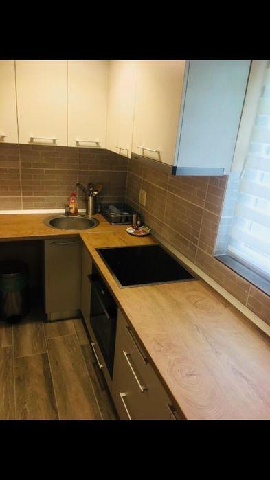 Inchiriez apartament la casa zona Confectii, Parneava