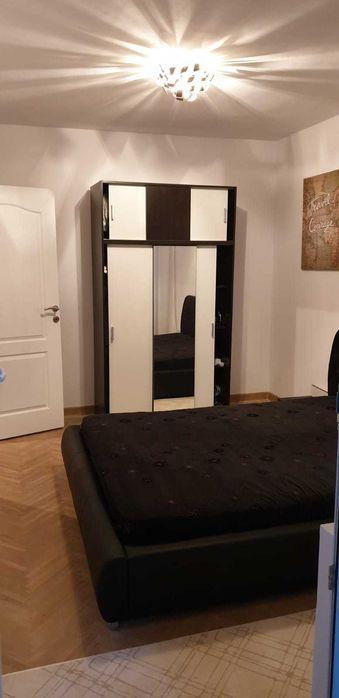 Închiriez apartament cu 2 camere