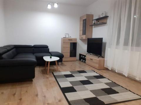 Închiriere apartament cu 3 camere Zona Coresi