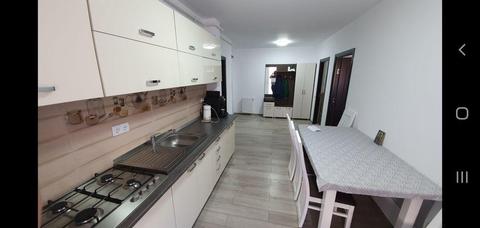 Închiriez apartament 3 camere în Florești