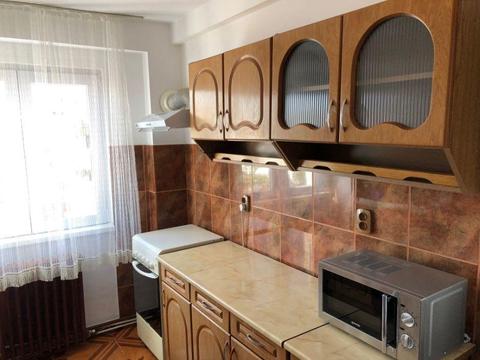 Inchiriez apartament 3 camere