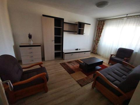 Inchiriez apartament 3 camere central