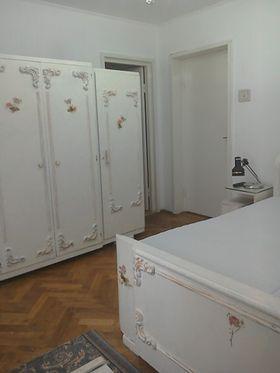 Închiriez apartament decomandat Piata Centrala