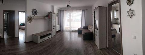 Apartament cu 3 camere cu balcon, zona Ciresica